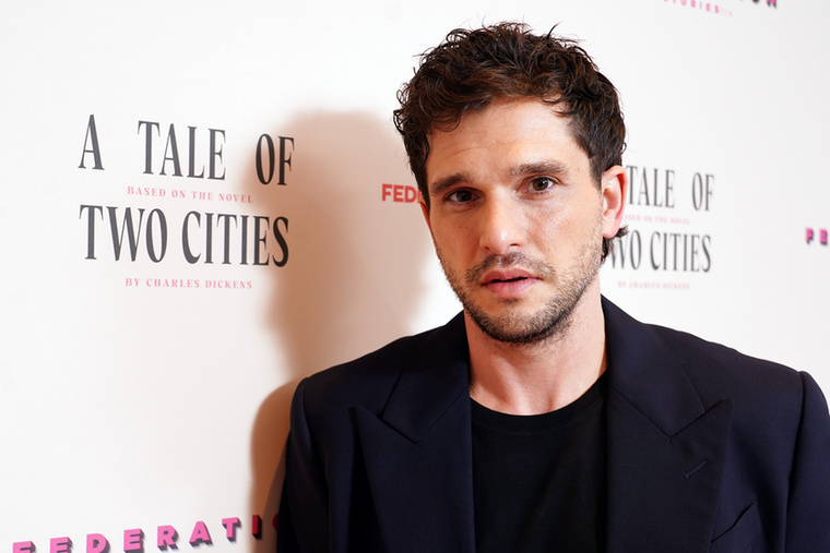 Kit Harington már azon gondolkodik, mit szólnak majd a gyerekeiA Trónok harca után Kit Harington az Ipar című sorozatban sem kerülte el az intim jeleneteket