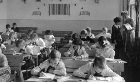 Retró iskolai tárgyak kvíze: tudod még, mire való az indigó?