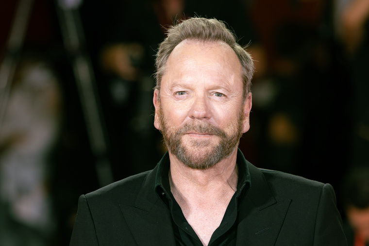 Kiefer Sutherland – egy marhakereskedős csalásba fektetettKiefer Sutherland 869 ezer dollárt veszített egy szarvasmarhákkal kapcsolatos csalásban a 2000-es évek végén