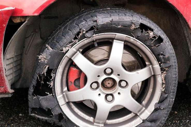 Vadiúj autón dudoros az abroncs, a márkaszerviz szerint jó az úgy