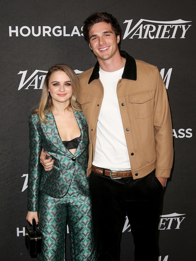 Jacob Elordi és Joey KingMielőtt Jacob Elordi Oscar-jelölt sztárrá vált volna, Joey King pedig olyan A-listás színészek oldalán tűnt fel, mint Nicole Kidman és Sandra Bullock, a két fiatal színész egy párt alkotott a Netflix A csókfülke című filmsorozatának forgatása idején