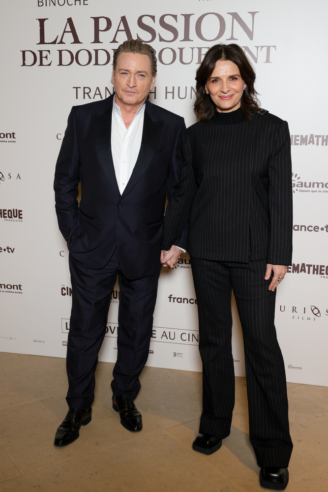 Benoît Magimel és Juliette BinocheA szenvedély íze című francia kosztümös drámában Benoît Magimel és Juliette Binoche Dodint és Eugénie-t alakítják: a férfi ínyenc, a nő pedig a szakácsa, akik már húsz éve szeretők