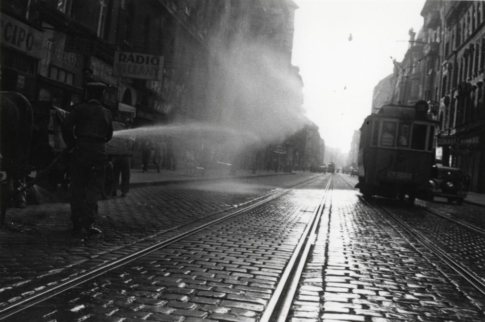 A Népszínház utca 1946-ban