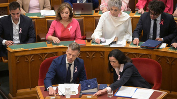 Öt perccel azután, hogy megszavazták a gyermekvédelmi törvényt, feloldották a jogállamisági eljárást: 4,2 milliárd euró érkezhet