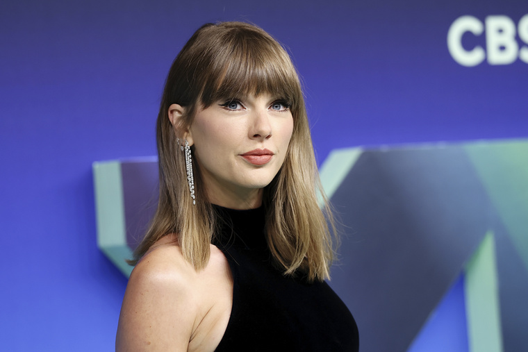 Taylor Swift és a kiszivárgott dallistaTaylor Swift ötödik stúdióalbuma, az 1989 megjelenése előtt az internetre került egy állítólagos dallista