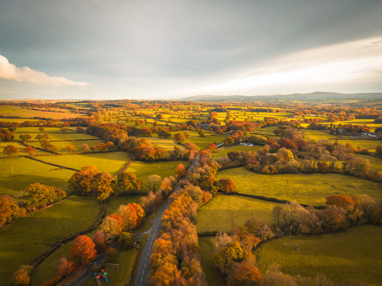 Dartmoor Nemzeti Park, AngliaDartmoor ködös lápvidéke, gránitsziklái és ősi kőképződményei régóta táplálják a környék legendáit