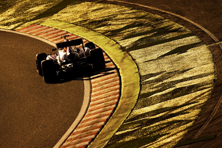 Megerősítették, hamarabb térnek vissza a V8-asok az F1-be