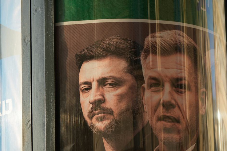 Csont nélküli „magyar törvény” Ukrajnában: Zelenszkij reggel Magyar Péter elé áll