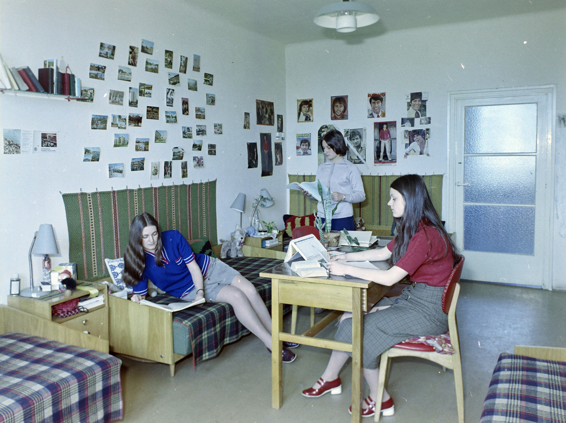 1972