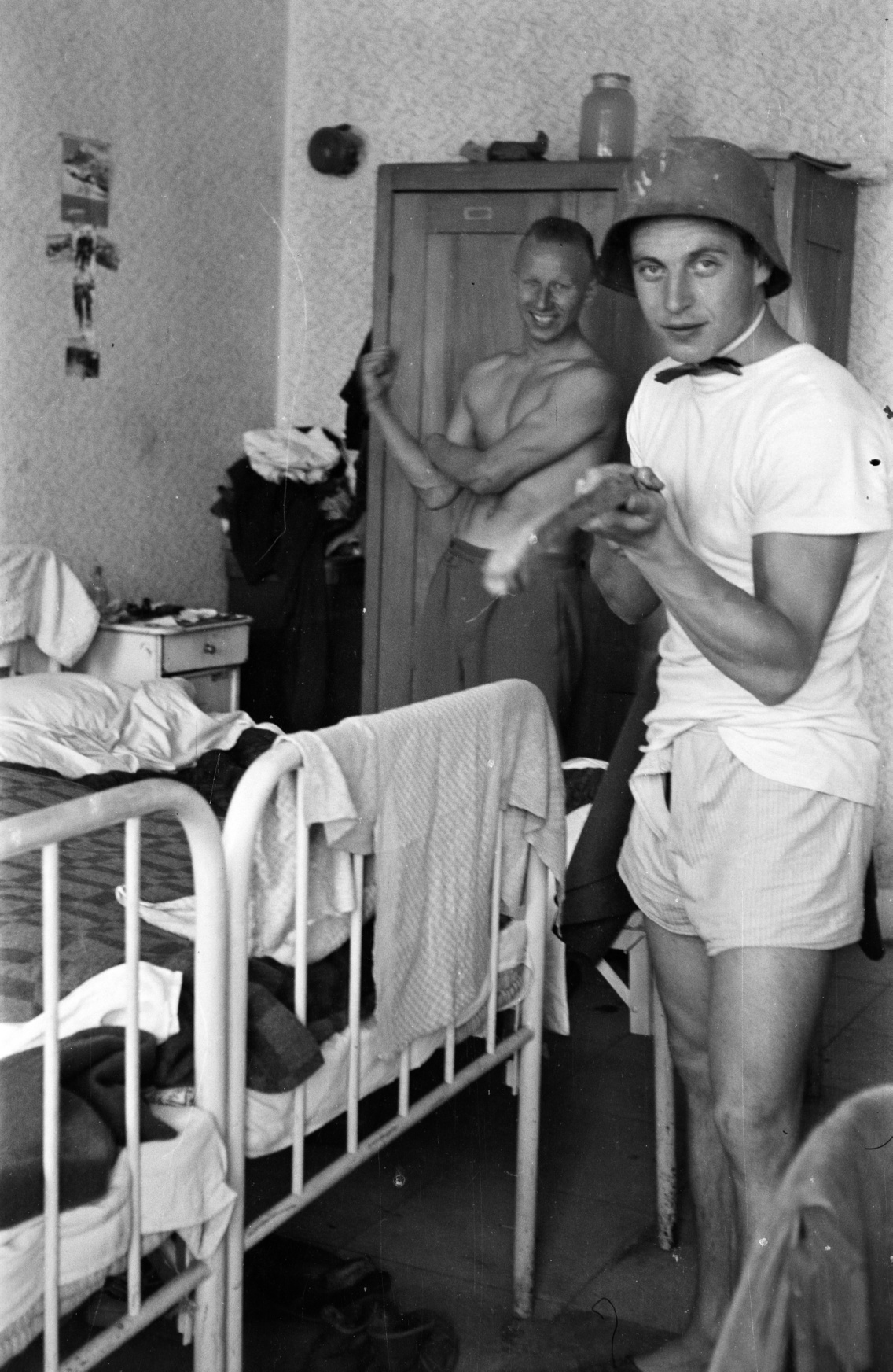 A Pedagógiai Főiskola (később Pécsi Tudományegyetem) kollégiuma, Pécs, 1957