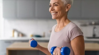 Menopauza: súlyzós edzéssel kell erősíteni az izmokat