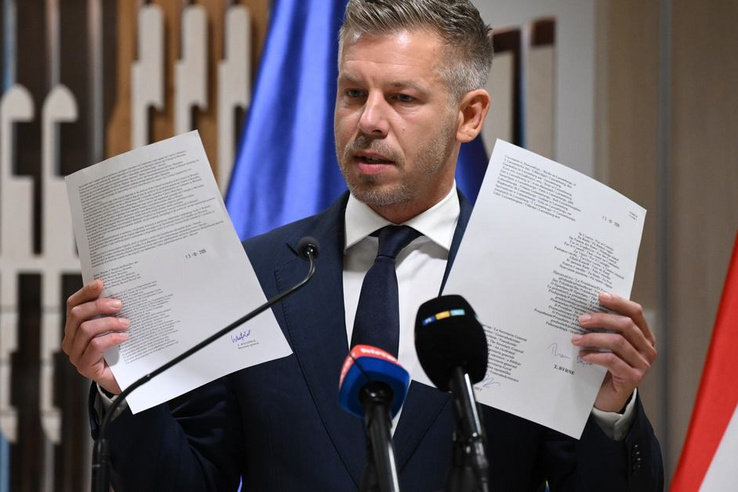2032-re euró jöhet a forint helyett, de ehhez Magyar Péter egy ponton Orbán Viktort másolhatja