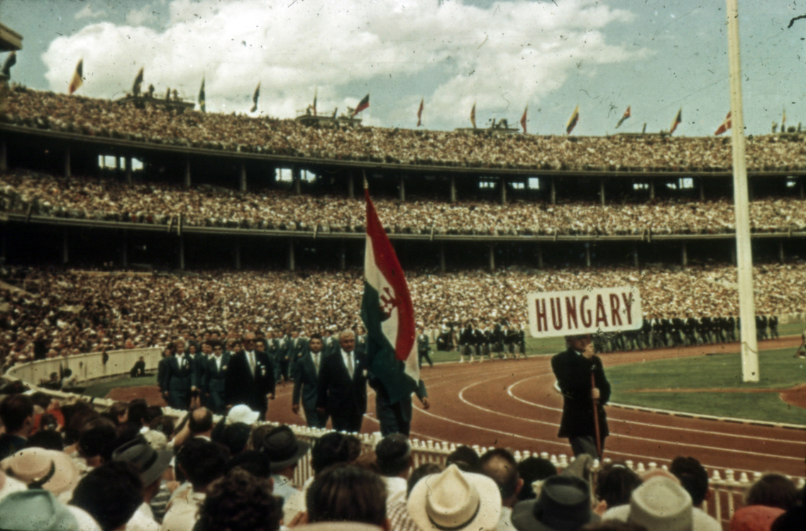 A XVI. nyári olimpiai játékok megnyitóünnepsége