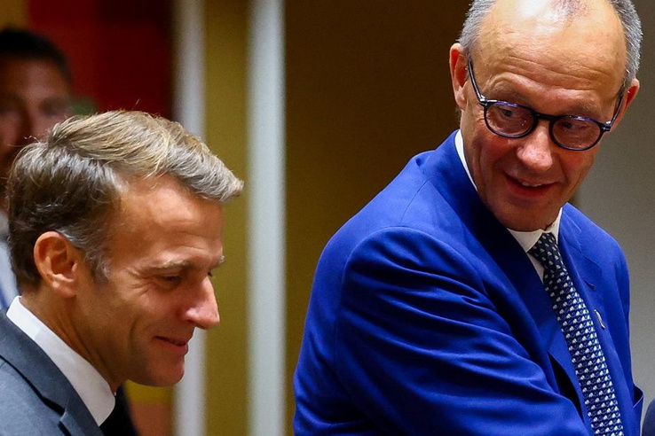 Mit keres valójában Emmanuel Macron Budapesten október 23-án?