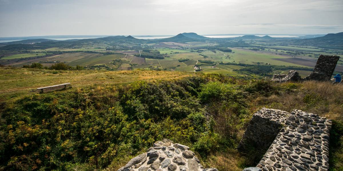 A Balaton káprázatos őszi panorámái – 10 kilátó és túraútvonal, amit most érdemes felfedezni