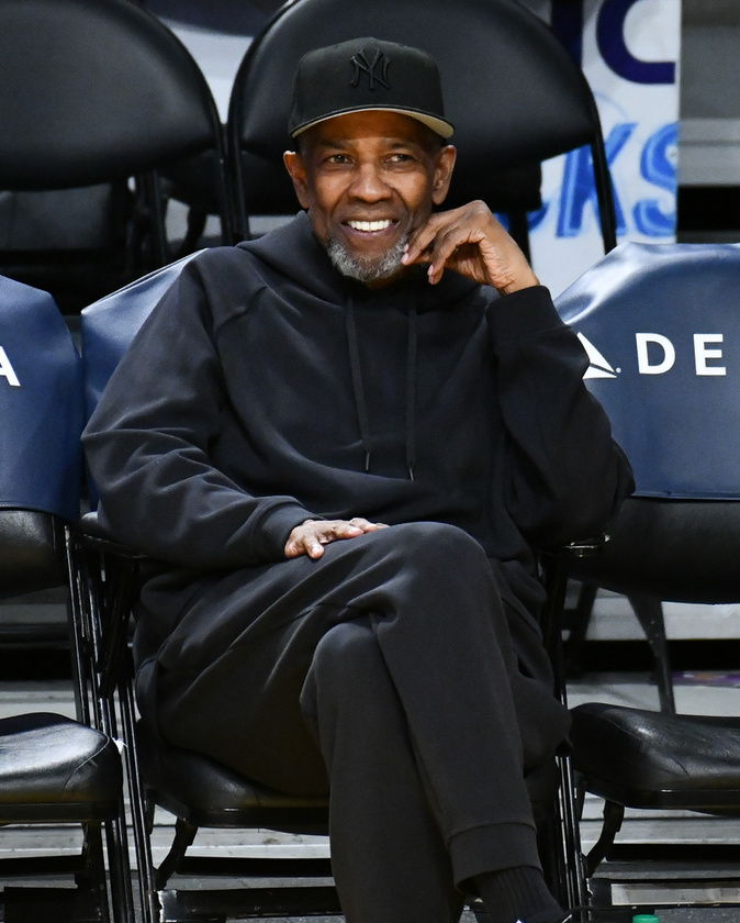 Denzel WashingtonDenzel Washington Hollywood egyik legelismertebb színésze, ám van egy dolog, amit talán sokan nem tudnak róla: annak idején csendben hozzájárult Chadwick Boseman színészi tanulmányainak finanszírozásához, még jóval azelőtt, hogy Bosemanből Fekete Párduc lett volna