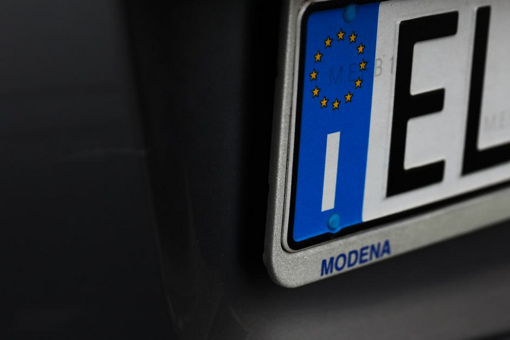 Itt az áttörés az egyedi rendszámoknál, csak 30 évvel lemaradva Magyarország mögött