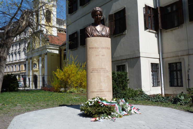 A Horthy-korszak ünnepelt írónője a mai napig heves vitákat vált ki az emberekből