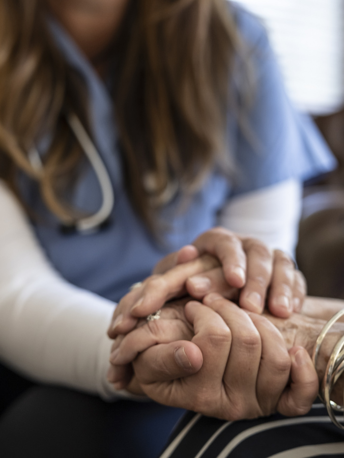 Egy hospice-nővér elárulta, ez a különös jel hetekkel a halál előtt megjelenhet