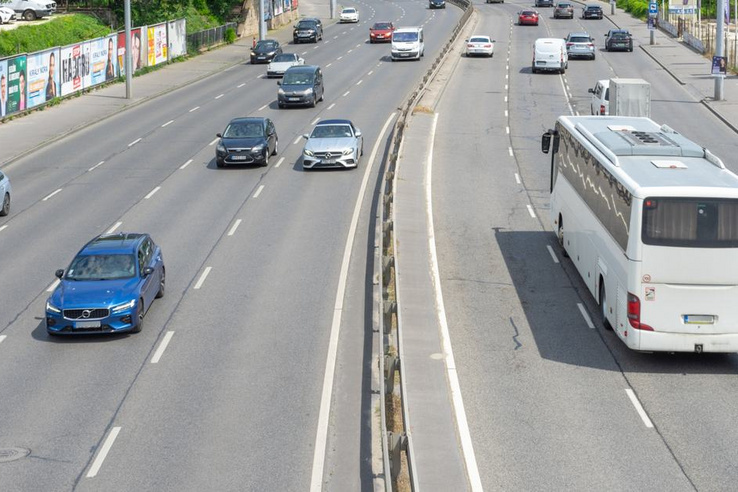 Gigafelújítás indul az M1-es és az M7-es közös szakaszán, öngyilkosság lesz arra menni