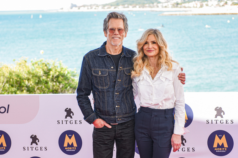 Kevin Bacon és Kyra SedgwickKevin Bacon és Kyra Sedgwick 1988-ban házasodtak össze, és közel négy évtizeddel később is ugyanolyan szerelmesnek tűnnek, mint kapcsolatuk kezdetén