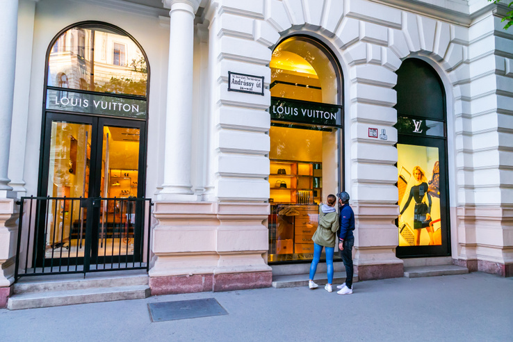 Ez vár a milliárdosokra: nem várt tovább a kormány, megmutatta, hogyan számoljanak a jövőben