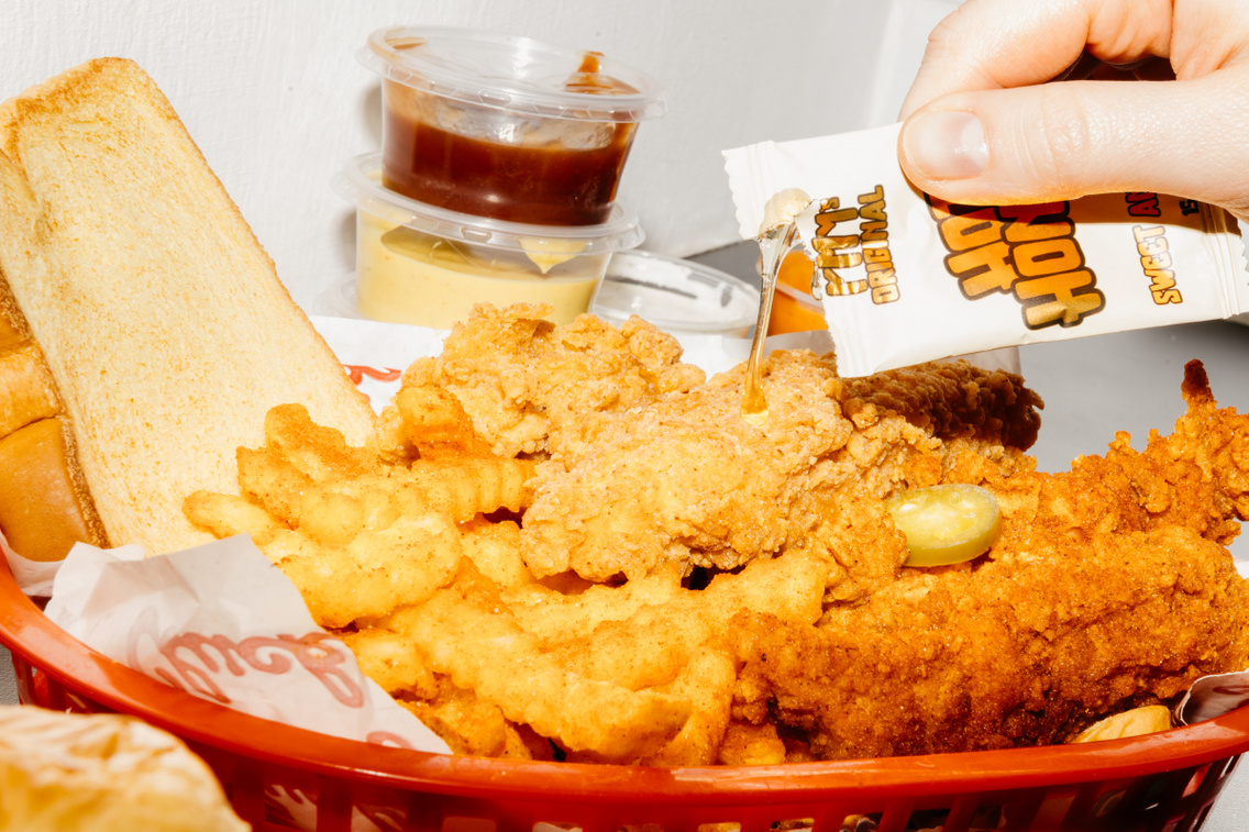 Cluckys ForgacsZsuzsi 20261026-28