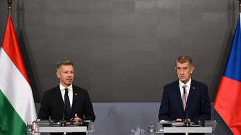 Magyar Péter és Andrej Babis a gyorsvasútról tárgyalt Prágában