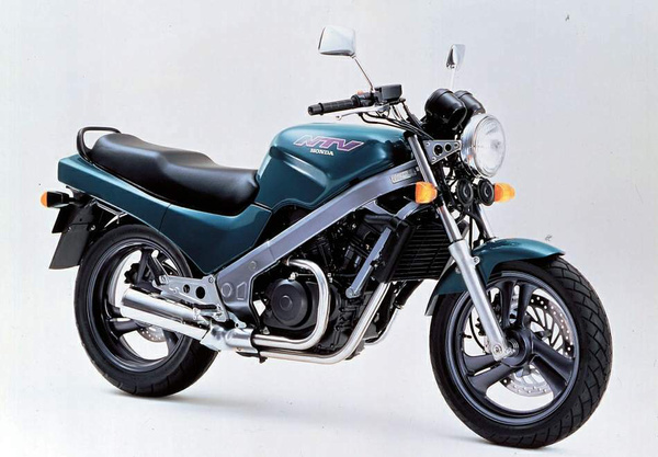 Suzuki NTV650 Revere