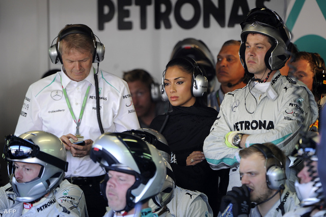 Nicole Scherzinger a Mercedes-boxban