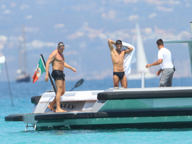 Zajlik az élet a Gabbana-luxushajón