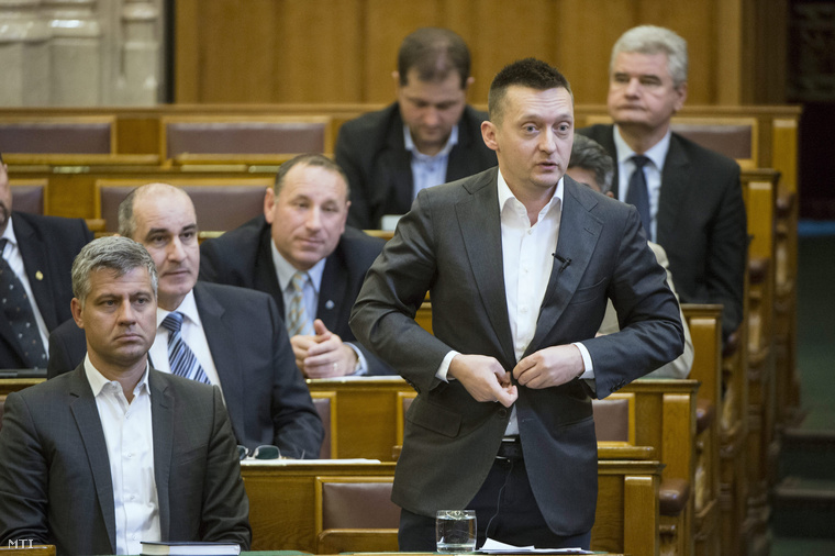 Roggán Antal a parlamentben (2015.)