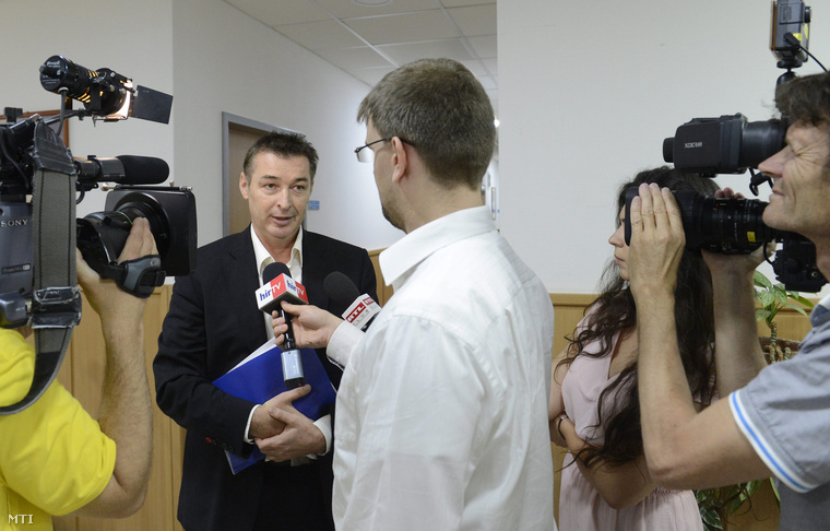 Gömöri Zsolt a Magyar Paralimpiai Bizottság (MPB) elnöke nyilatkozik a sajtónak az MPB ülése után a Magyar Sport Házában 2015. június 4-én.