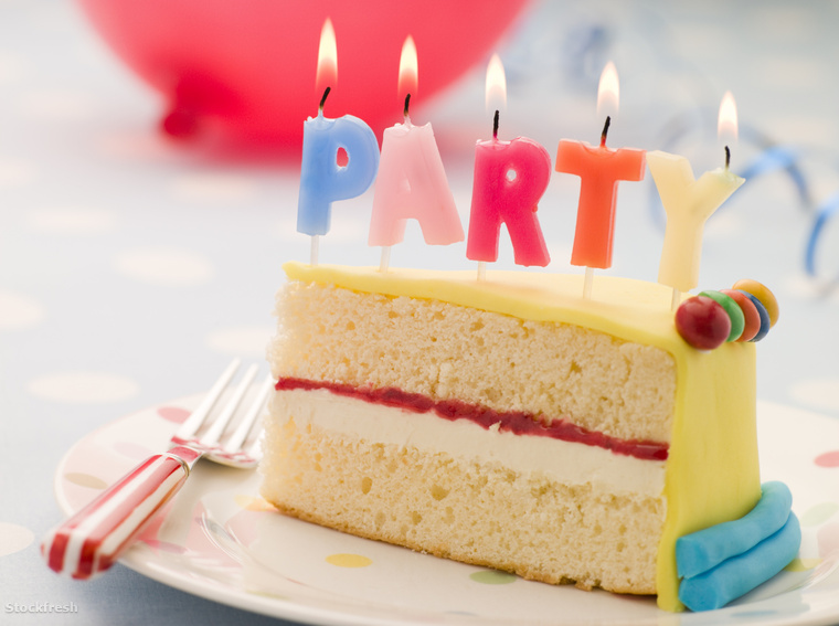 stockfresh 82337 party-candles-on-a-slice-of-birthday-cake sizeM
