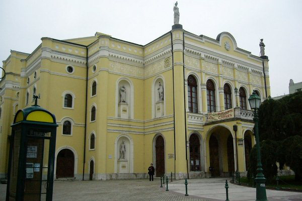 Debreceni Csokonai Színház