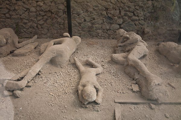 Megkövült testek Pompejiben