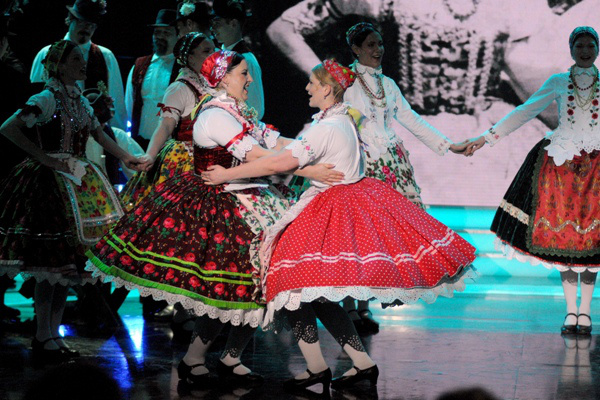 Cirkalom Táncegyüttes - Fölszállott a páva 2014