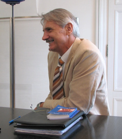 Dr. Walter Reicher