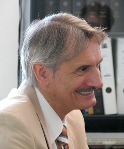 Dr. Walter Reicher