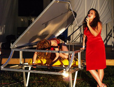 Tóth Evelin performance (Sziget 2009)