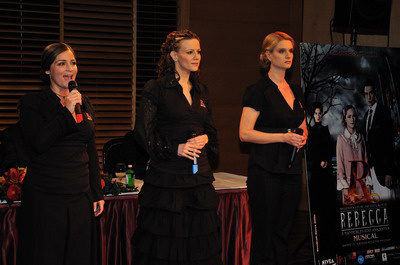Mrs Danvers: Nádasi Veronika, Polyák Lilla, Janza Kata - Rebecca , Budapesti Operettszínház