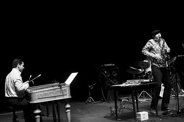 Ozone Trio + Lukacs Miklos foto Pawel Karnowski