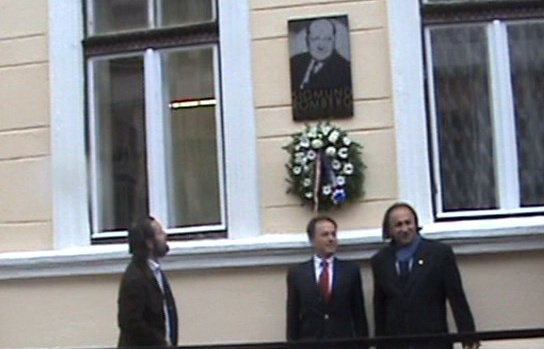 Ádám Krisztián, Simonyi András, Halász Gyula a Romberg-emléktábla avatásán. Fotó Kocsis Katalin