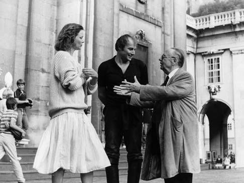Klaus Maria Brandauer, az új Akárki, Marthe Kellerrel és Ernst Haeussermannal 1983-ban