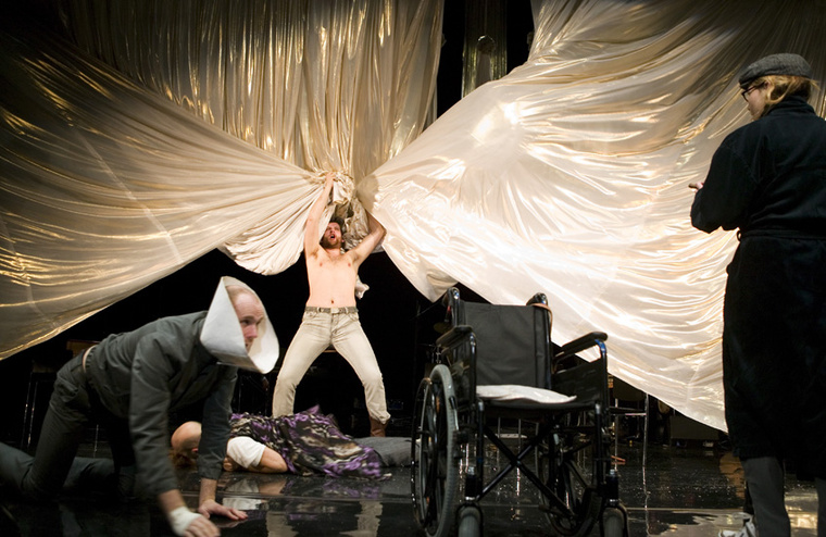 A szecsuáni jóember - Schaubühne