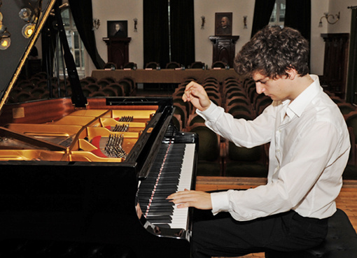 Liszt zongoraverseny 2011