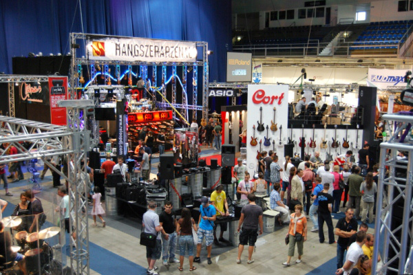 Hangfoglalás 2011