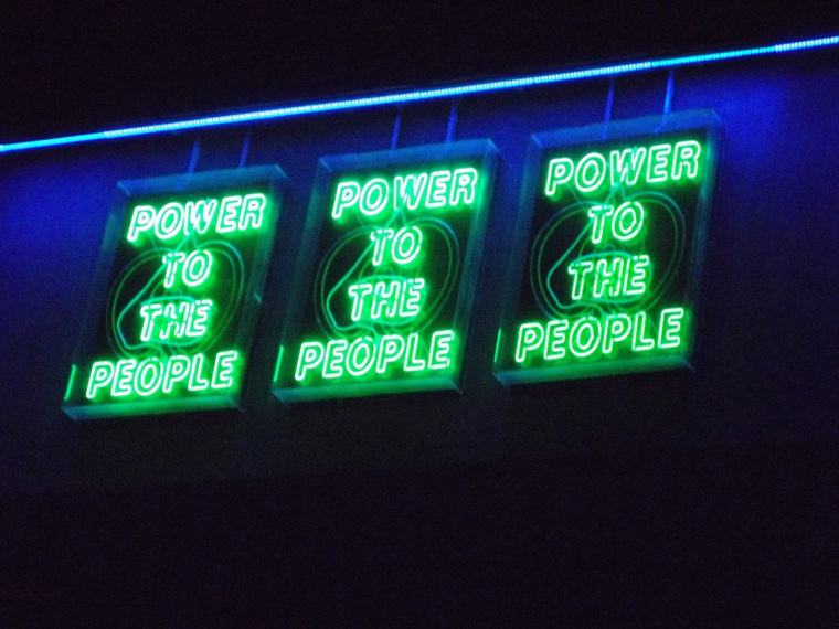 Power To the People - installáció a South Banken