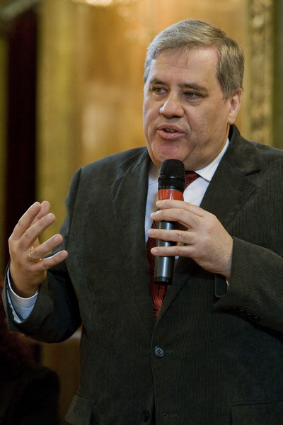 dr. Batta András