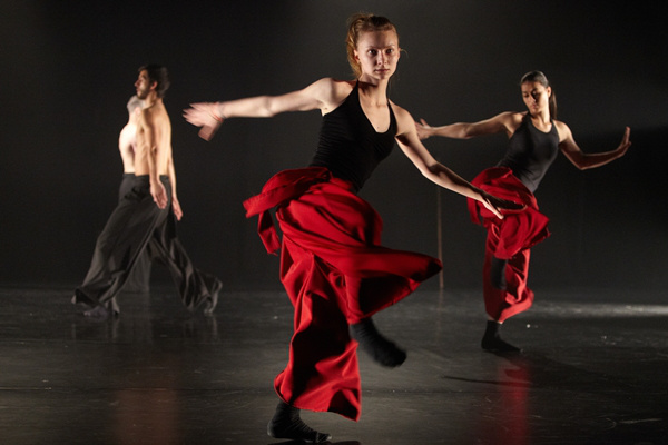 Közép-Európa Táncszínház - Gangaray Dance Company: ArTeRrOr